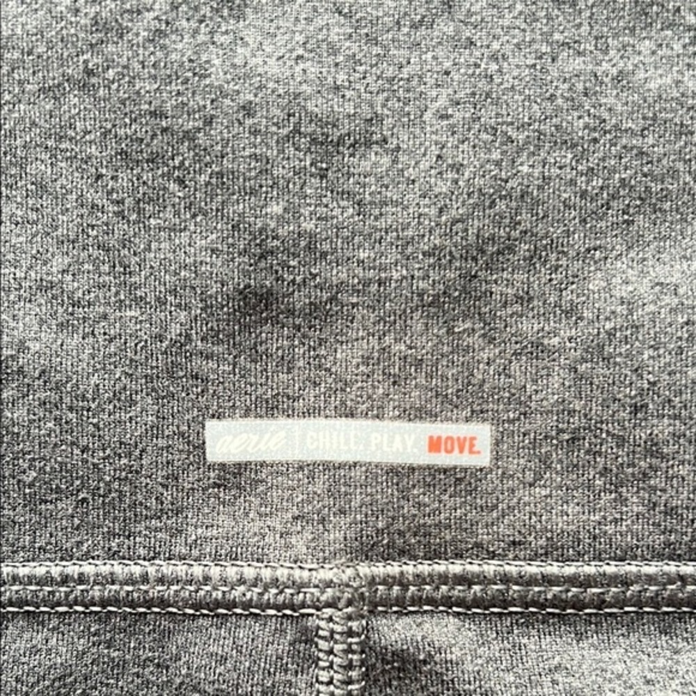 Aerie Gray High-Rise Capri Leggings - Picture 5 of 5